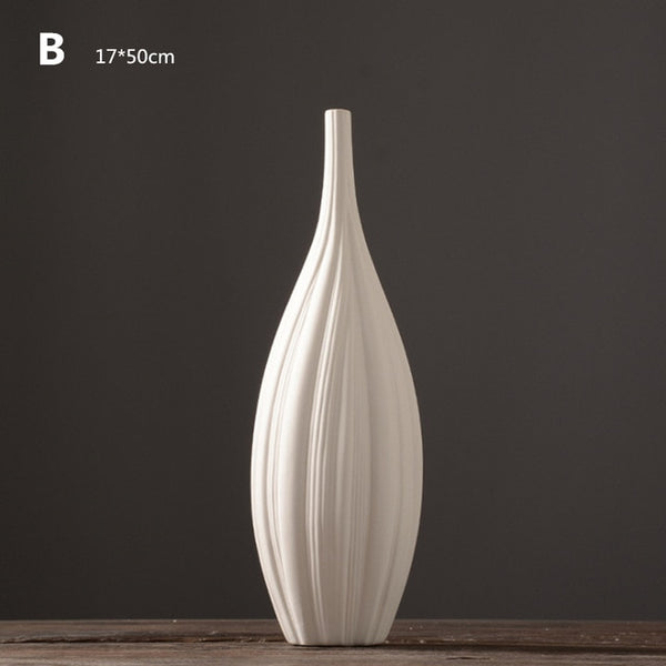 CHINESE PORCELAIN VASE