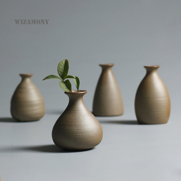 SIMPLE CHINESE VASE