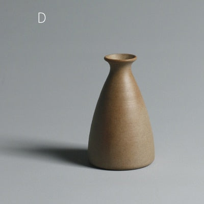 SIMPLE CHINESE VASE