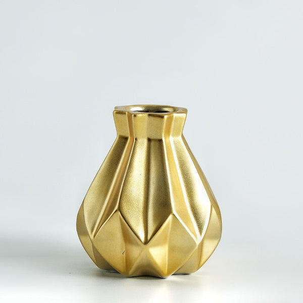 MATT DIAMOND VASE