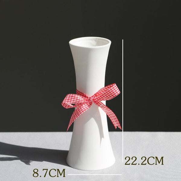 SIMPLE CERAMIC VASE