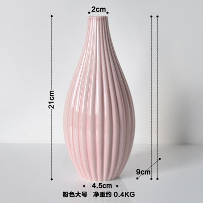 SIMPLE PORCELAIN VASE