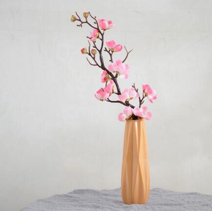 COLORFUL CERAMIC VASE